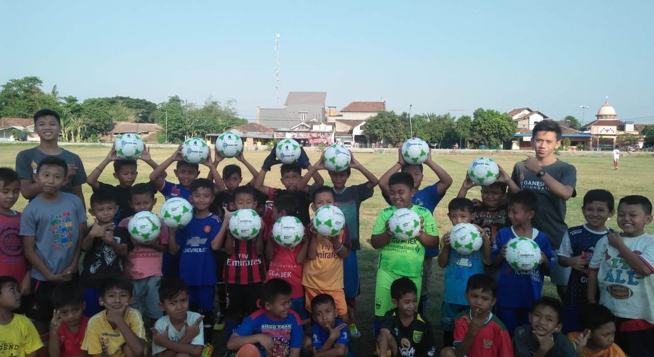 Berbagi Bola Lewat Kudus